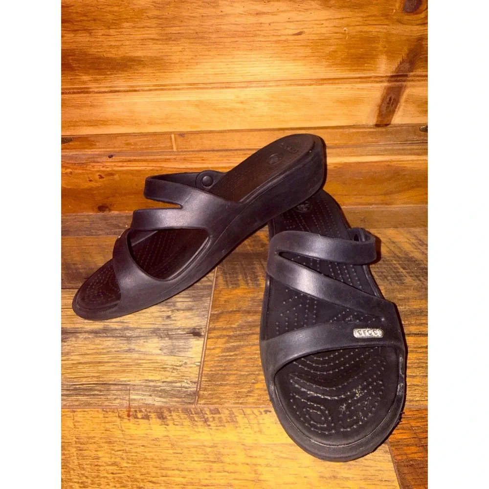 Crocs Patricia Black Wedge Strappy Sandals Women's Size 8 Comfort Casual Summer
